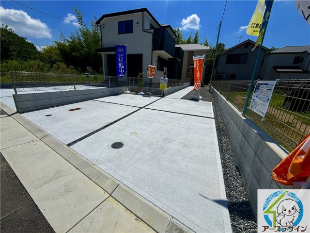 神戸市西区押部谷町西盛の新築一戸建の駐車場