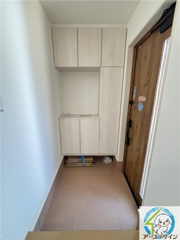 神戸市西区押部谷町西盛の新築一戸建の玄関