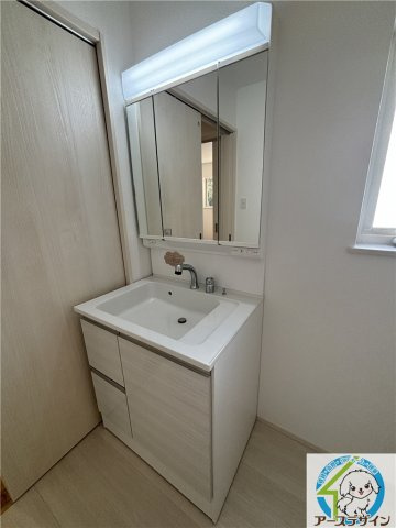 神戸市西区押部谷町西盛の新築一戸建の独立洗面台