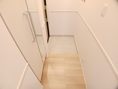 【玄関】 | メゾンカルム舟木