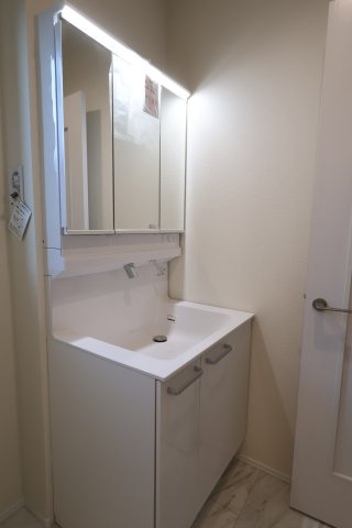 《仲介手数料無料》南区辻４丁目15-15新築一戸建てハートフルタウンの独立洗面台|撮影日 2025年11月15日 15:30 晴れ