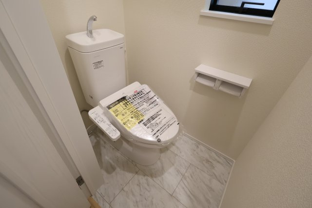 《仲介手数料無料》南区辻４丁目15-15新築一戸建てハートフルタウンのトイレ|撮影日 2025年11月15日 15:30 晴れ