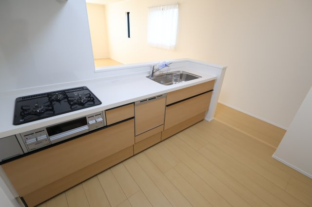 《仲介手数料無料》南区辻４丁目15-15新築一戸建てハートフルタウンのキッチン|撮影日 2025年11月15日 15:30 晴れ
