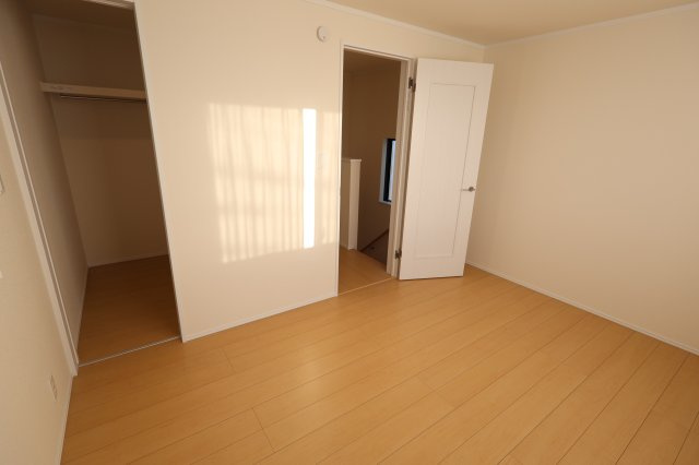 《仲介手数料無料》南区辻４丁目15-15新築一戸建てハートフルタウンの洋室|撮影日 2025年11月15日 15:30 晴れ