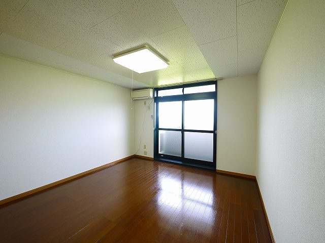 ディアーレコトブキA棟の寝室|使い勝手のいい寝室です