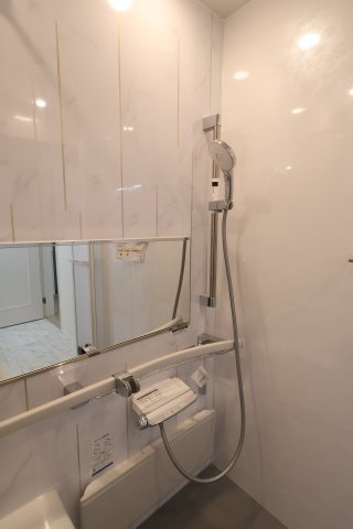 【浴室】 | 《仲介手数料無料》南区辻４丁目15-15(B号棟)新築一戸建てハートフルタウン | 撮影日 2025年11月15日 15:30 晴れ