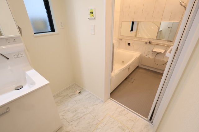 【ランドリースペース】 | 《仲介手数料無料》南区辻４丁目15-15(B号棟)新築一戸建てハートフルタウン | 撮影日 2025年11月15日 15:30 晴れ