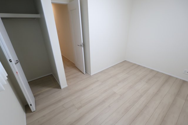 《仲介手数料無料》南区辻４丁目15-15(B号棟)新築一戸建てハートフルタウンの洋室|撮影日 2025年11月15日 15:30 晴れ