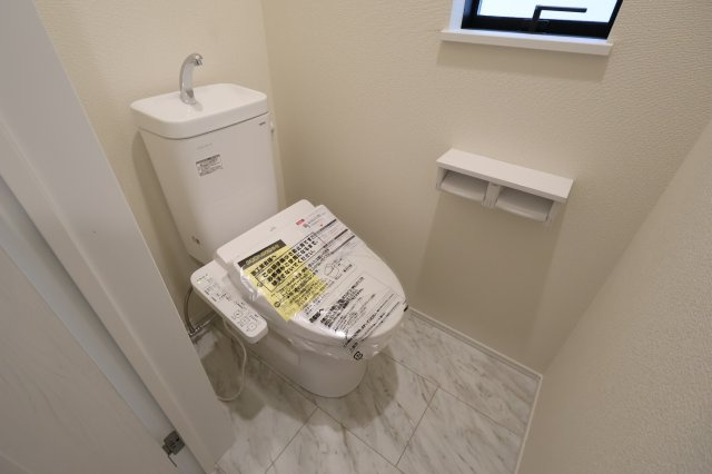 【トイレ】 | 《仲介手数料無料》南区辻４丁目15-15(B号棟)新築一戸建てハートフルタウン | 撮影日 2025年11月15日 15:30 晴れ