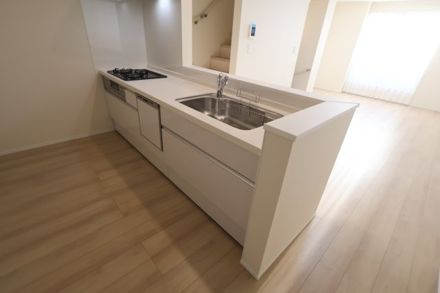 【キッチン】 | 《仲介手数料無料》南区辻４丁目15-15(B号棟)新築一戸建てハートフルタウン | 撮影日 2025年11月15日 15:30 晴れ