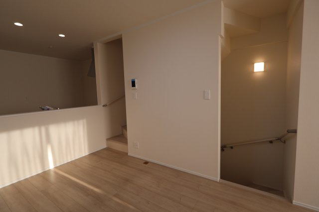 《仲介手数料無料》南区辻４丁目15-15(B号棟)新築一戸建てハートフルタウンの居間・リビング|撮影日 2025年11月15日 15:30 晴れ