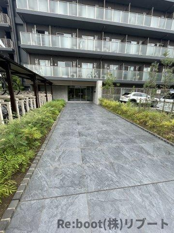 LIME RESIDENCE MINAMI GYOTOKUのエントランス