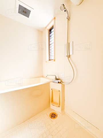 ラビーナ櫛原の浴室|追い焚き付きのお風呂です♪