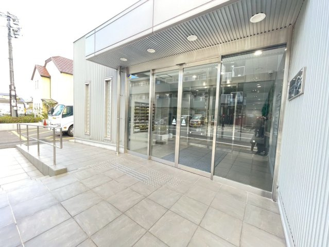 GA豊田ビルのエントランス