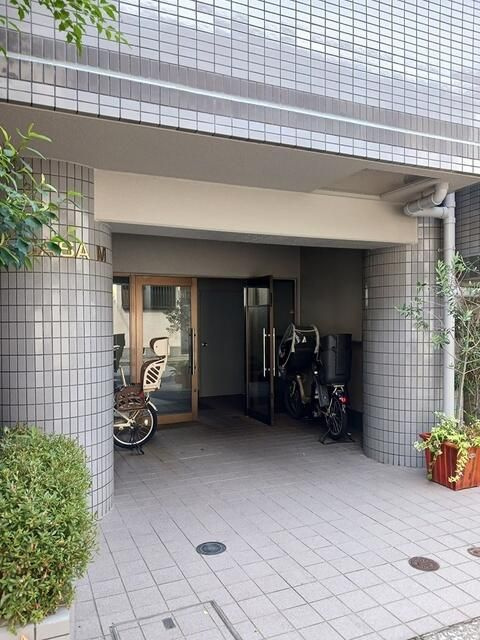 カーサＭのエントランス