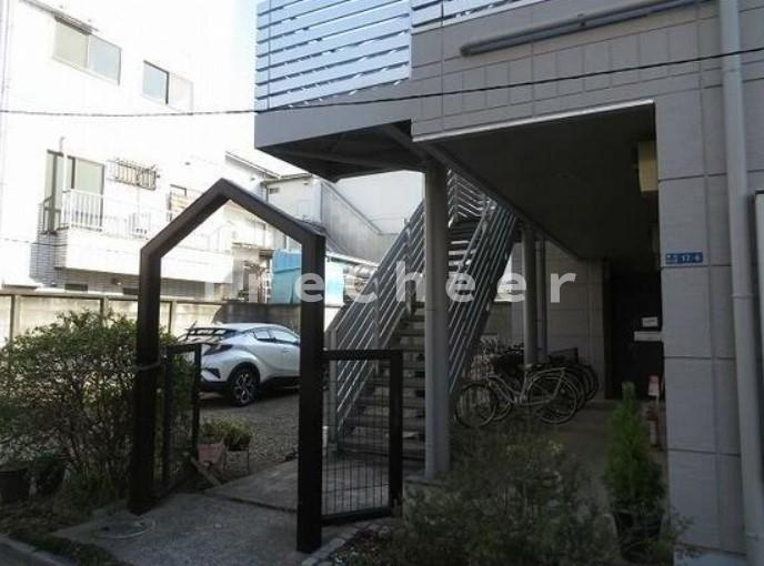 カーサデロサ(旧レジデンス田中)のエントランス