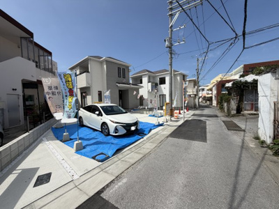【前面道路含む現地写真】 | 那覇市識名（全2棟） | ※東側公道4m♪
