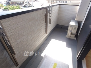 広島市安佐北区亀山２丁目のアパートのバルコニー