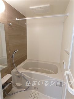 広島市安佐北区亀山２丁目のアパートの浴室|追い焚き・浴室暖房乾燥機・窓あり
