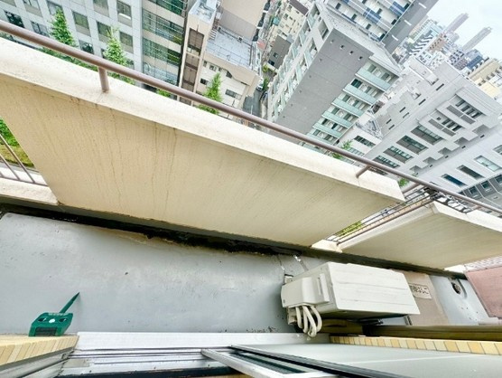 【バルコニー】