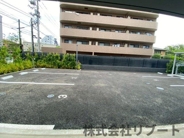 コンフォリア東葛西の駐車場