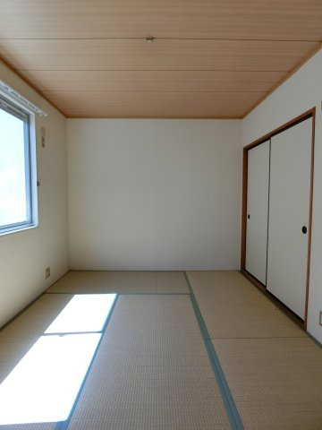 アーバン錦町の和室