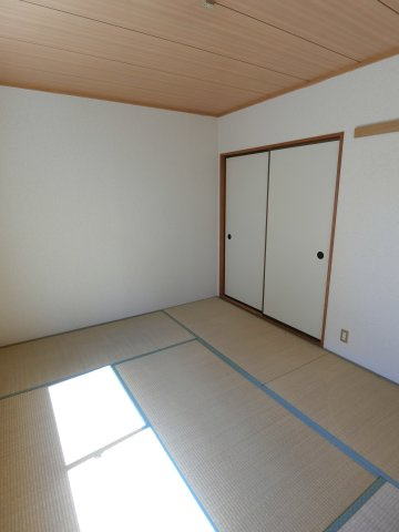 アーバン錦町の和室