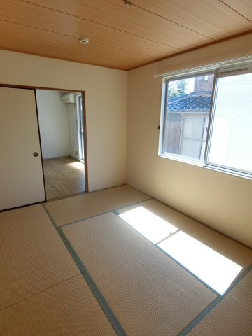 アーバン錦町の和室