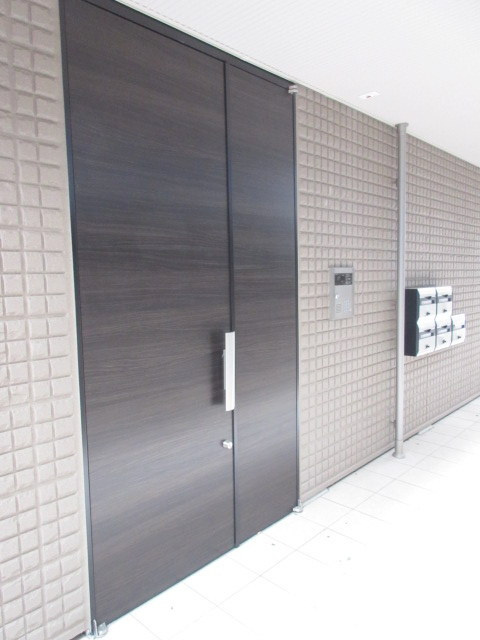 Maison エル・ランドレアのエントランス|★オートロック付きのエントランス★