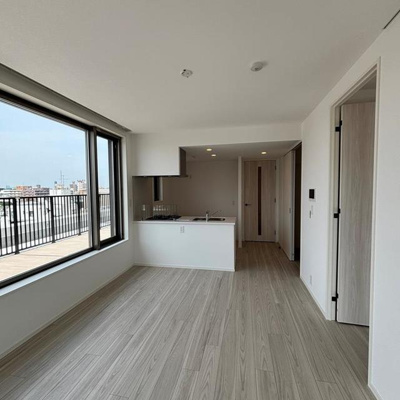 【居間・リビング】 | パークアクシス新宿西落合 | ※写真は同タイプ住戸です。