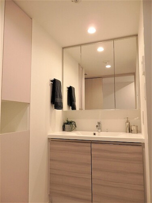 【洗面所】 | Brun Pilier日本橋 | ※モデルルームのため家具は撤去となります