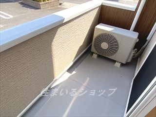 安芸高田市甲田町高田原のアパートのバルコニー