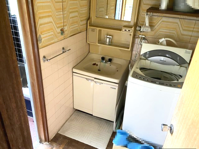 九日市中町　中古戸建　8DKの脱衣所