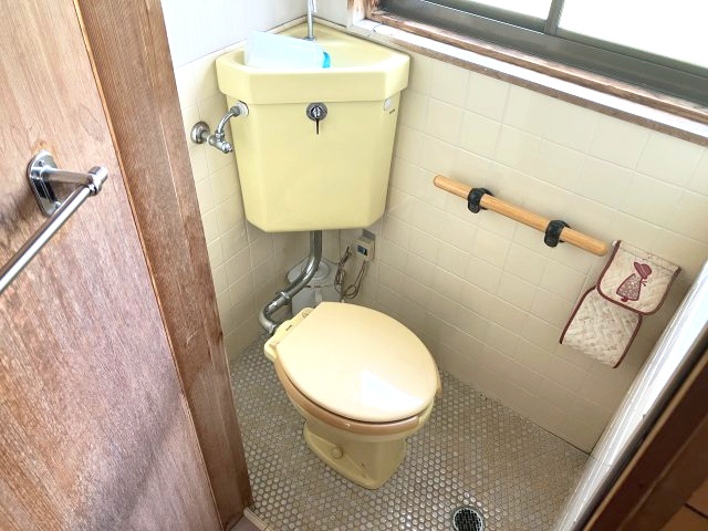 九日市中町　中古戸建　8DKのトイレ