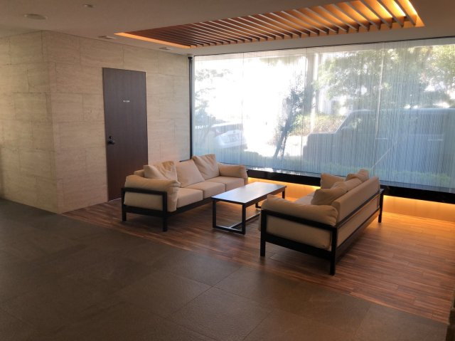 グランディレジデンス和歌山三木町のエントランス