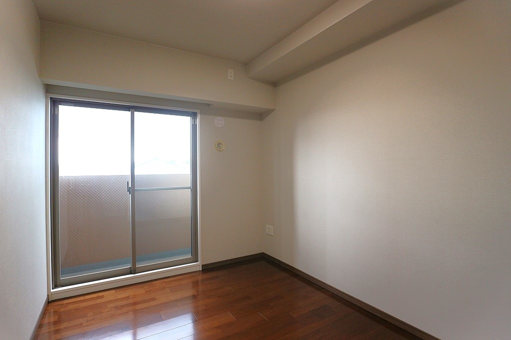 メゾンドール瓢箪山の洋室