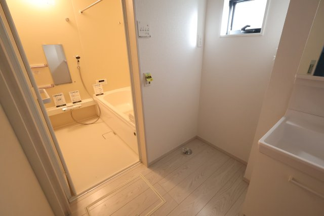 《仲介手数料無料》緑区大字三室7141-1(1号棟)新築一戸建てエルデのランドリースペース