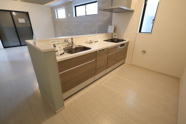 《仲介手数料無料》緑区大字三室7141-1(1号棟)新築一戸建てエルデのキッチン