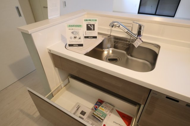 《仲介手数料無料》緑区大字三室7141-1(1号棟)新築一戸建てエルデのキッチン