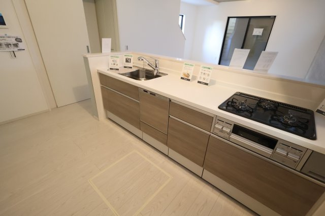《仲介手数料無料》緑区大字三室7141-1(1号棟)新築一戸建てエルデのキッチン