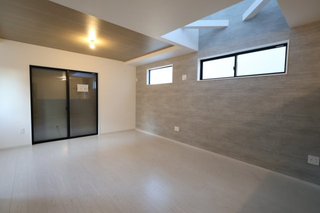 《仲介手数料無料》緑区大字三室7141-1(1号棟)新築一戸建てエルデの居間・リビング