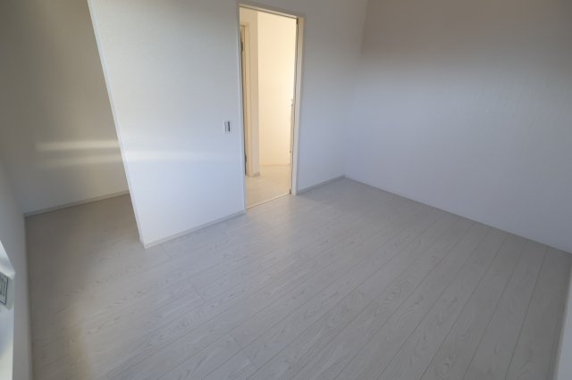 《仲介手数料無料》緑区大字三室7141-1(1号棟)新築一戸建てエルデの洋室