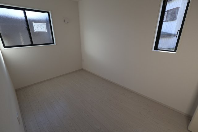 《仲介手数料無料》緑区大字三室7141-1(1号棟)新築一戸建てエルデの洋室