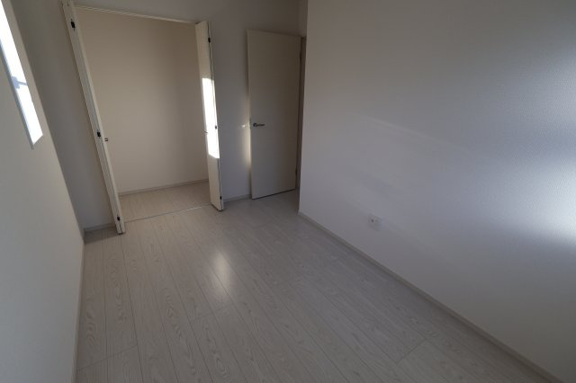 《仲介手数料無料》緑区大字三室7141-1(1号棟)新築一戸建てエルデの洋室