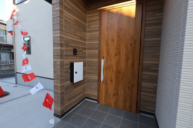 《仲介手数料無料》緑区大字三室7141-1(1号棟)新築一戸建てエルデの玄関