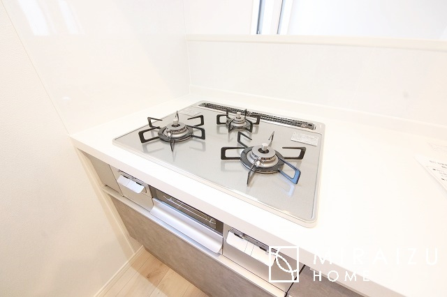 【庭】 | 青く澄み渡った綺麗な空と、陽の光をたっぷりと受ける、そんな新築住宅で新生活をスタートしてみませんか？見学・ご相談等、ミライズホーム(株)までお気軽にご連絡下さい♪