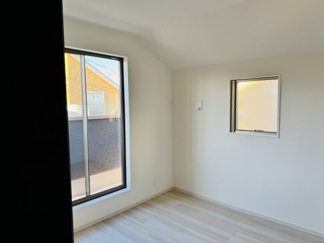 八王子市　緑町　新築一戸建て　６期の子供部屋|～2階バルコニーに面している5.2帖の洋室です～