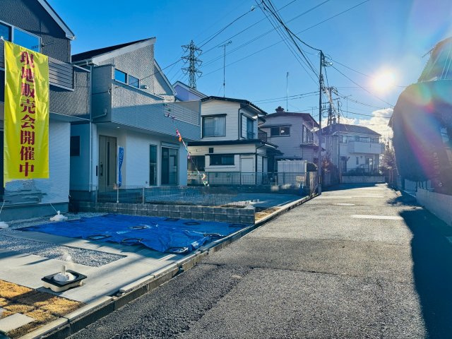 八王子市　緑町　新築一戸建て　６期の前面道路含む現地写真|～南西側4.5ｍ道路に面しています～