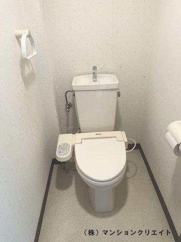 ファミール大手町のトイレ|温水洗浄暖房便座（ウォシュレット使用できません）