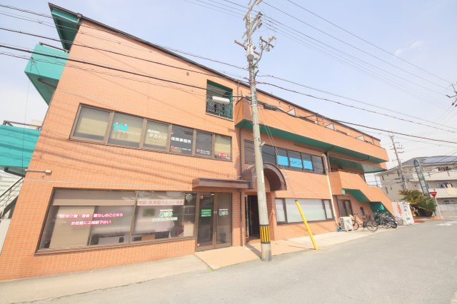 奈良市宝来１丁目の店舗事務所の外観